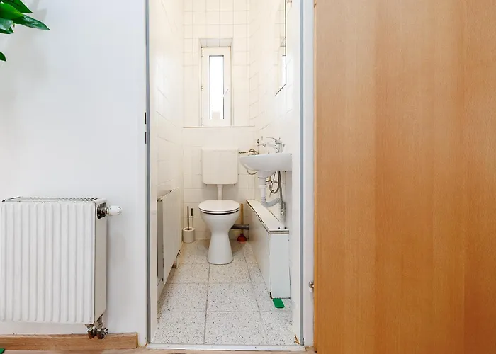 Belvedere - & Renovated Hostel *