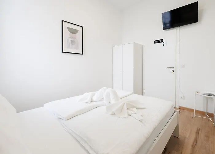 Hostel Belvedere - & Renovated Bécs