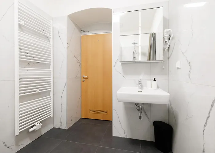 Hostel Belvedere - & Renovated *