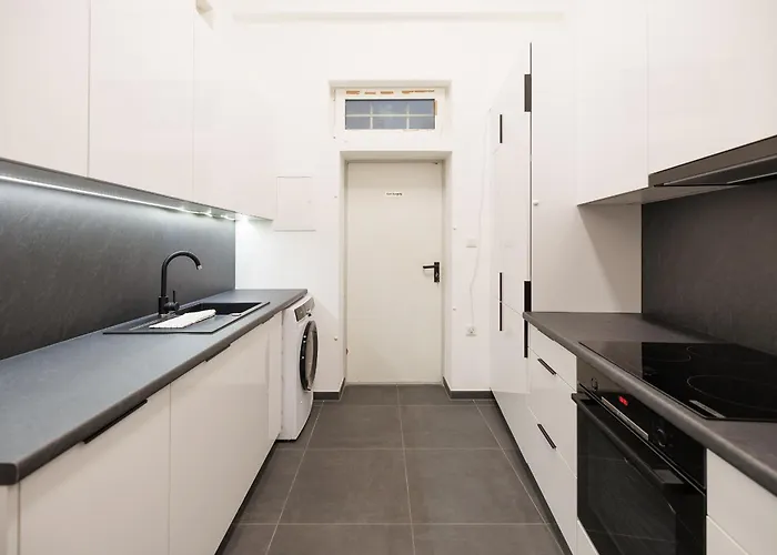 Hostel Belvedere - & Renovated *