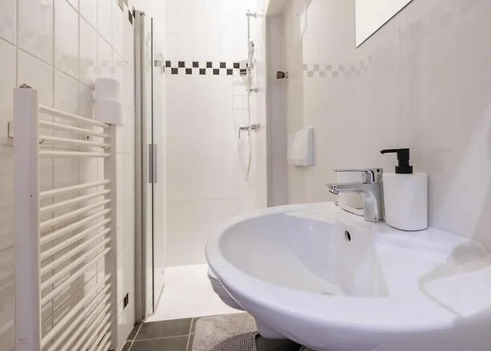 Hostel Belvedere - & Renovated *