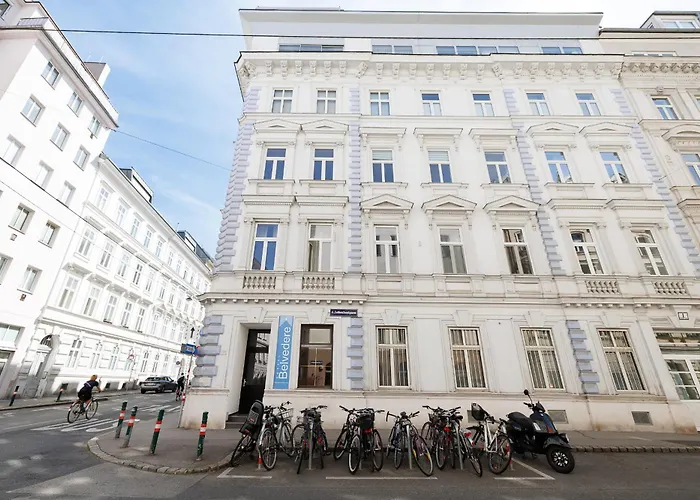 Hostel Belvedere - & Renovated Bécs